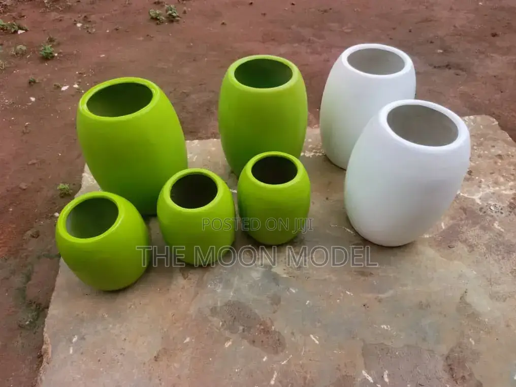 Green Round Fiberglass Flower Pots