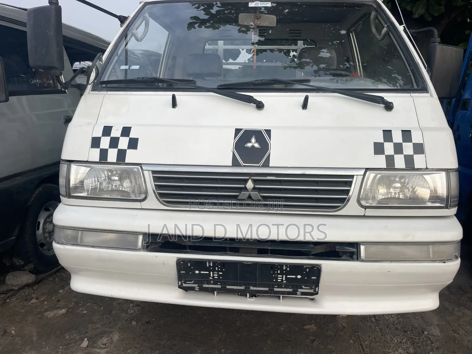 Mitsubishi L300 2000 White