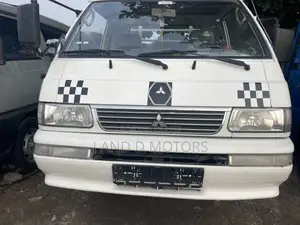 Mitsubishi L300 2000 White