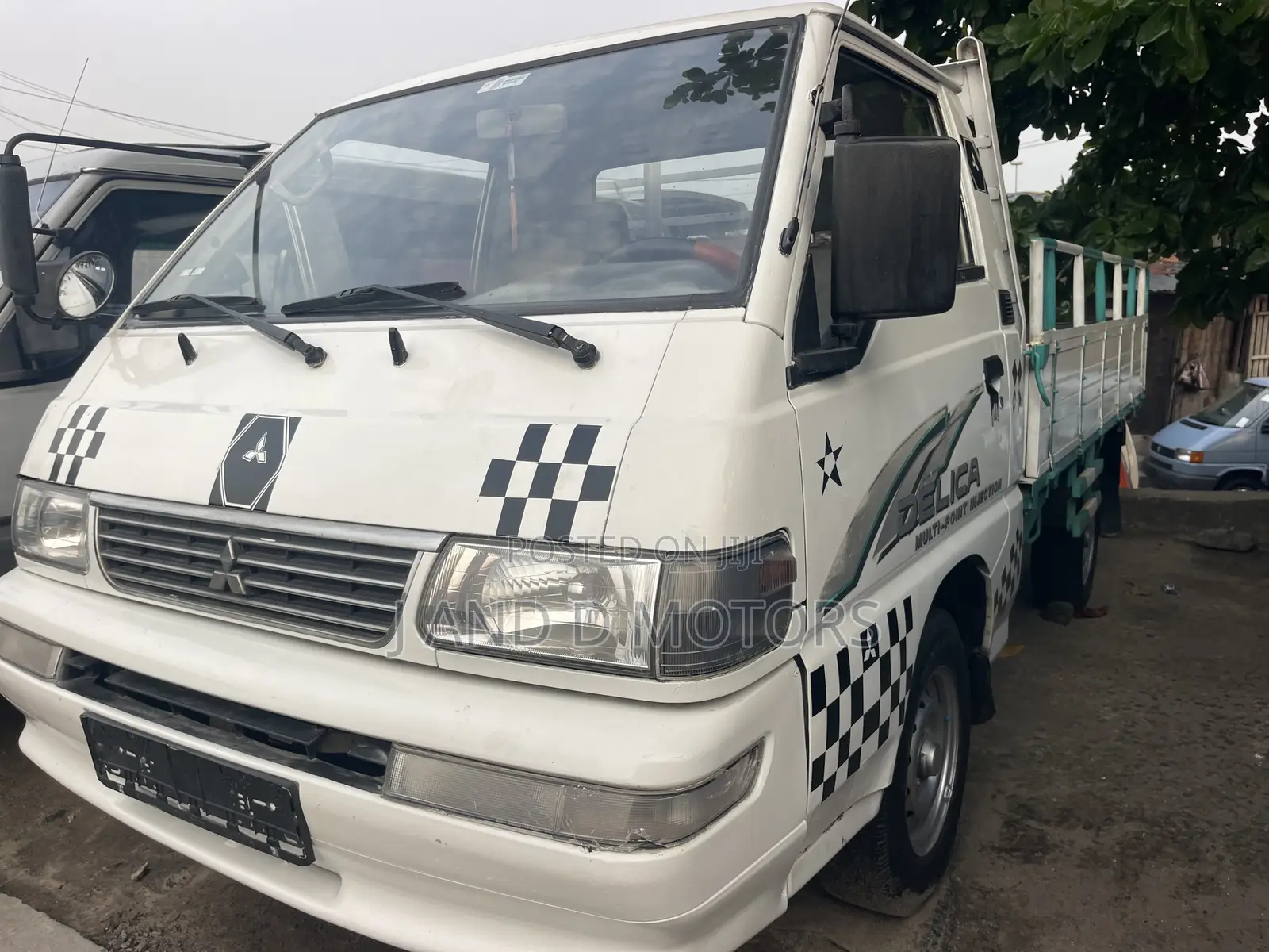 Mitsubishi L300 2000 White