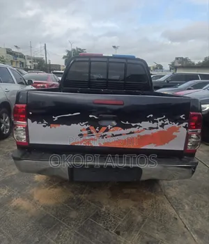 Toyota Hilux SR5 4x4 2014 Black