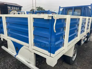 Mitsubishi L300 2000 Blue