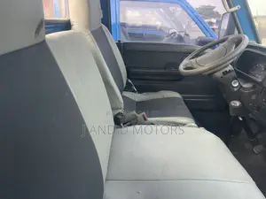 Mitsubishi L300 2000 Blue