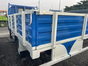 Mitsubishi L300 2000 Blue
