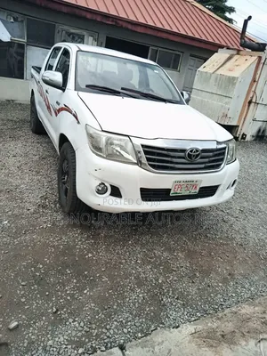 Toyota Hilux 2008 White