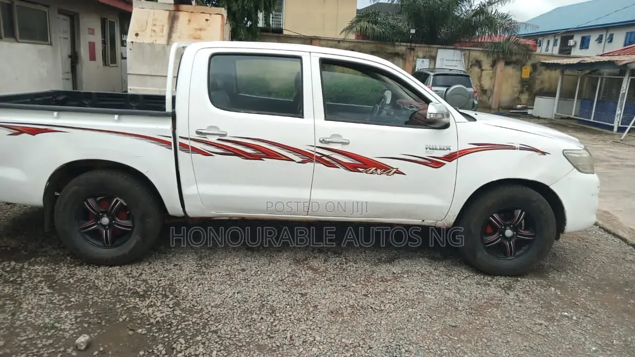 Toyota Hilux 2008 White