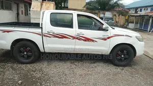 Toyota Hilux 2008 White
