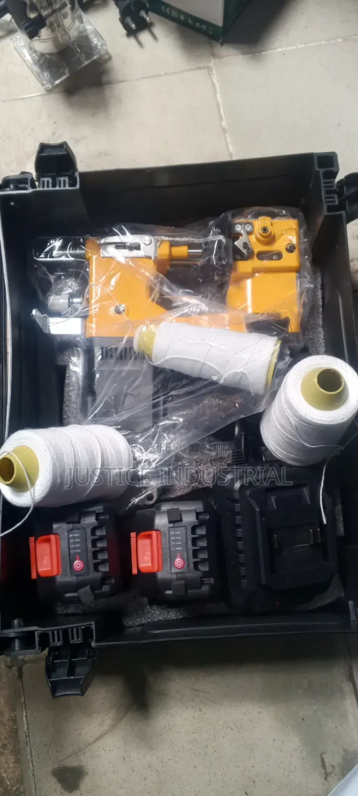 Cordless Rechargeable Bag Closer Machine With 2 Extra Rope