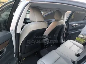 Lexus ES 2013 Silver