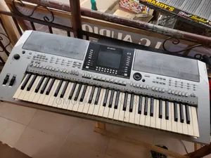 Yamaha PSR S910