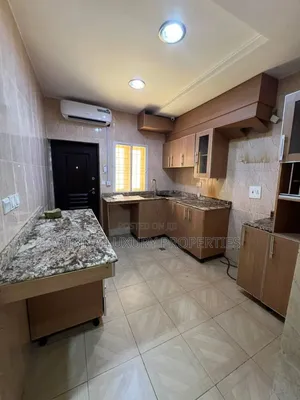 5bdrm Townhouse / Terrace in Apo By Cedar Crest for rent