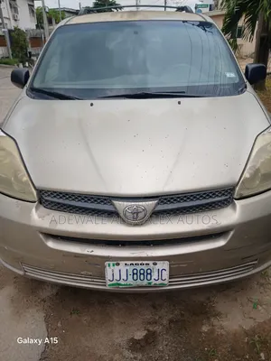 Toyota Sienna 2005 Gold
