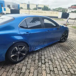 Toyota Camry 2019 Blue