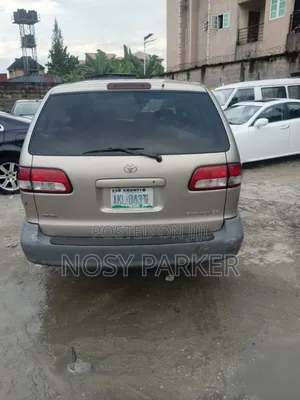 Toyota Sienna LE 2002 Brown