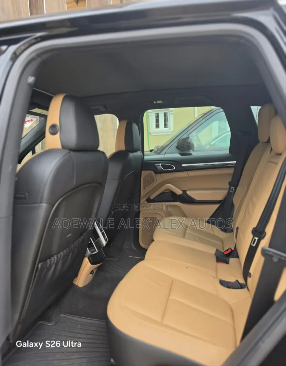 Porsche Cayenne 2013 Black