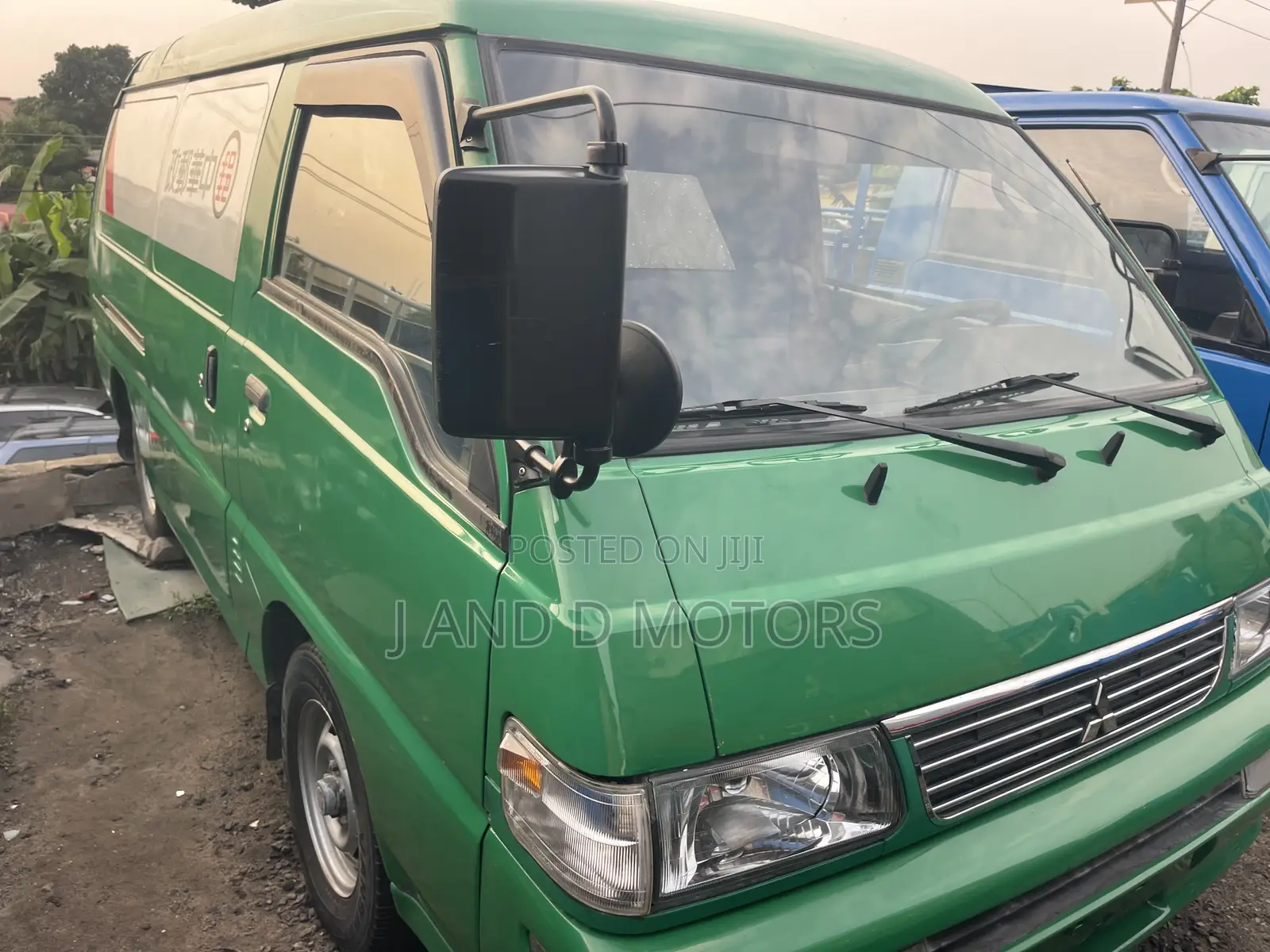 Mitsubishi L300 1999 Green