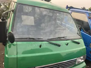 Mitsubishi L300 1999 Green