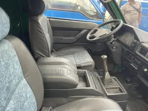Mitsubishi L300 1999 Green