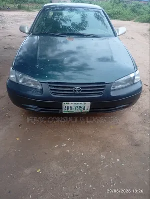 Toyota Camry CE 4dr Sedan (2.2L 4cyl 5M) 2001 Green