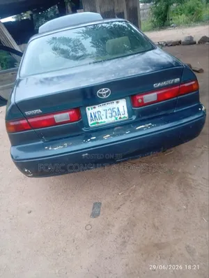 Toyota Camry CE 4dr Sedan (2.2L 4cyl 5M) 2001 Green