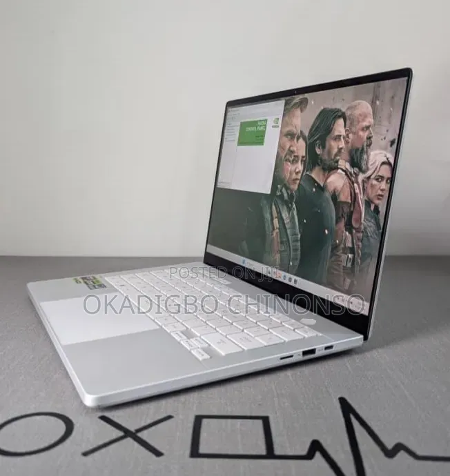 Laptop Asus ROG Zephyrus G14 16GB AMD Ryzen 9 SSD 1T