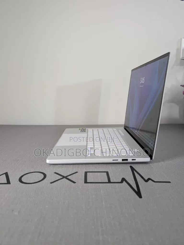 Laptop Asus ROG Zephyrus G14 16GB AMD Ryzen 9 SSD 1T