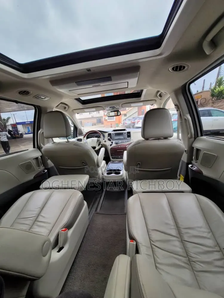 Executive Sienna for Rent