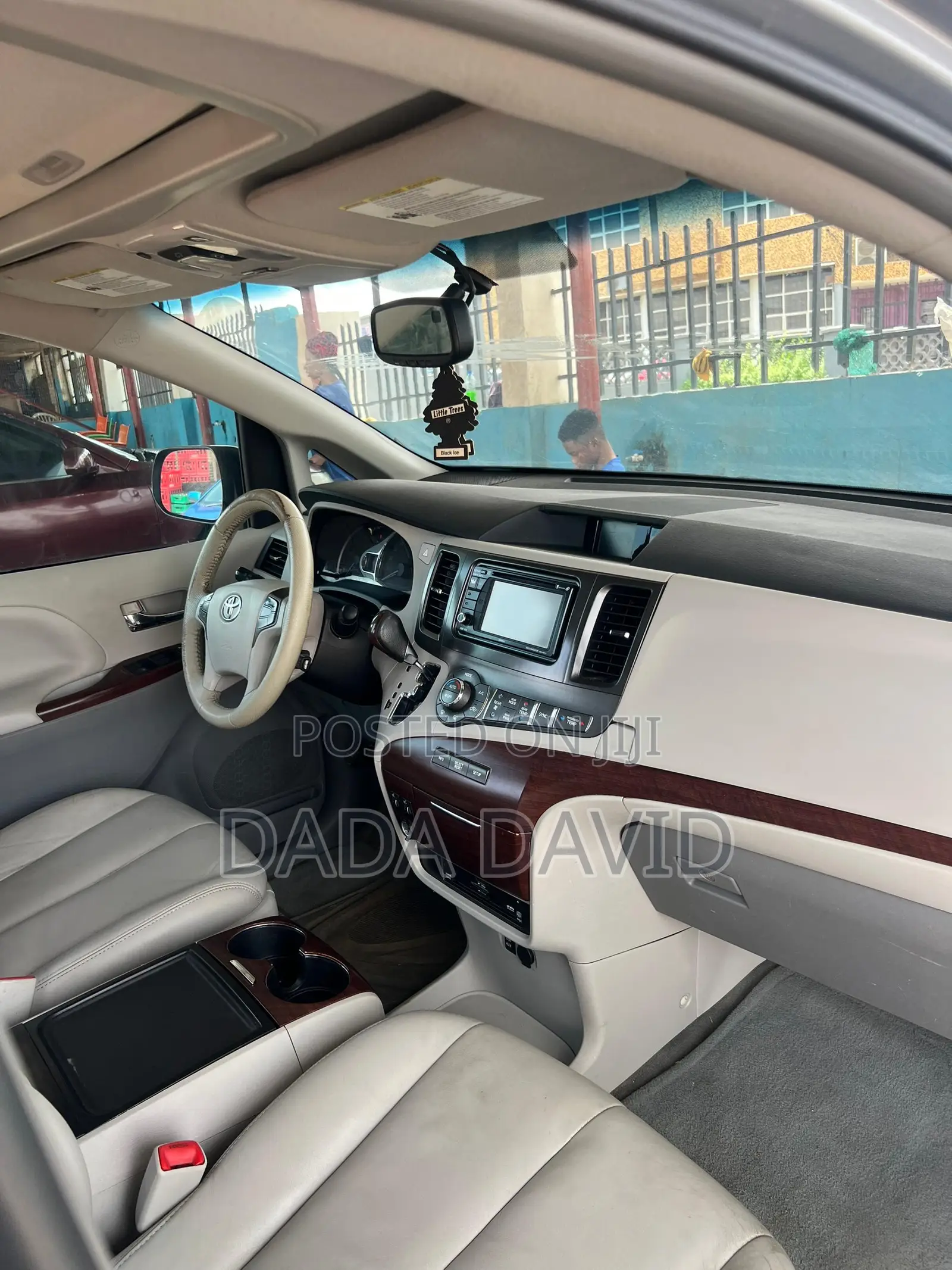 Toyota Sienna 2014 Silver