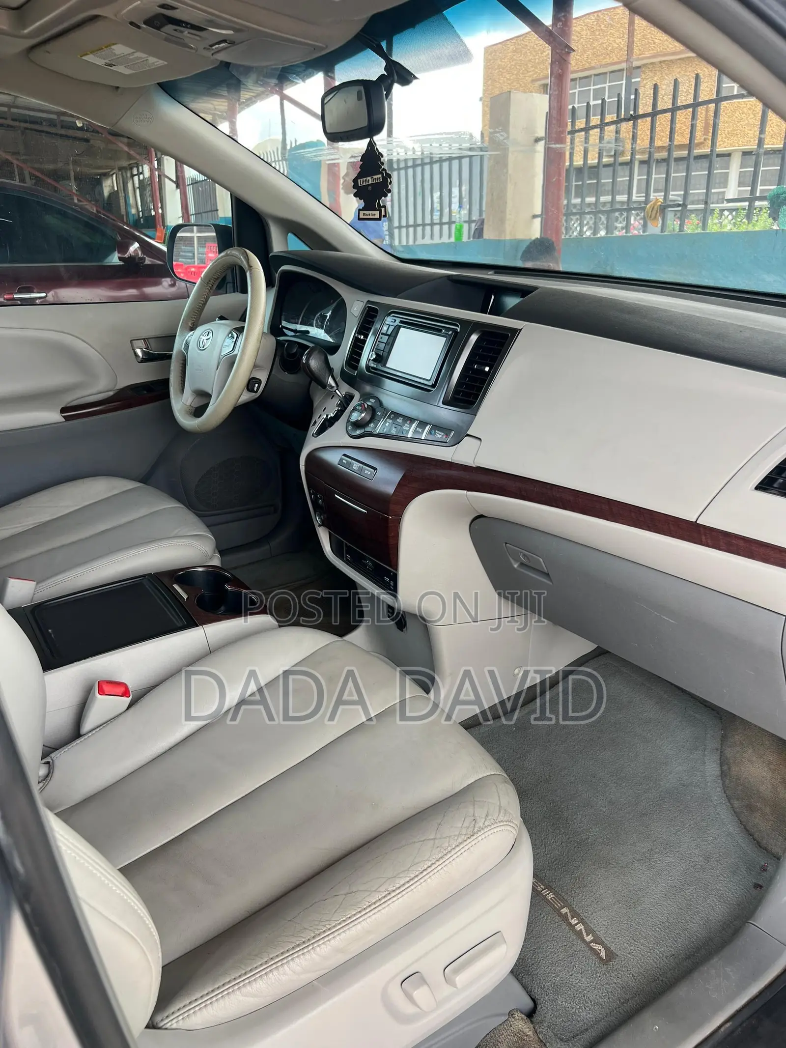 Toyota Sienna 2014 Silver