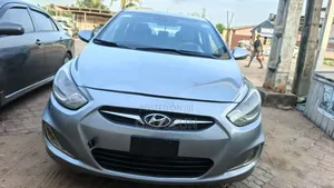 Hyundai Accent SE Automatic 2012 Silver