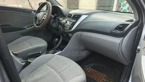 Hyundai Accent SE Automatic 2012 Silver