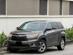 Toyota Highlander Limited Platinum 4dr SUV AWD (3.5L 6cyl 6A) 2014
