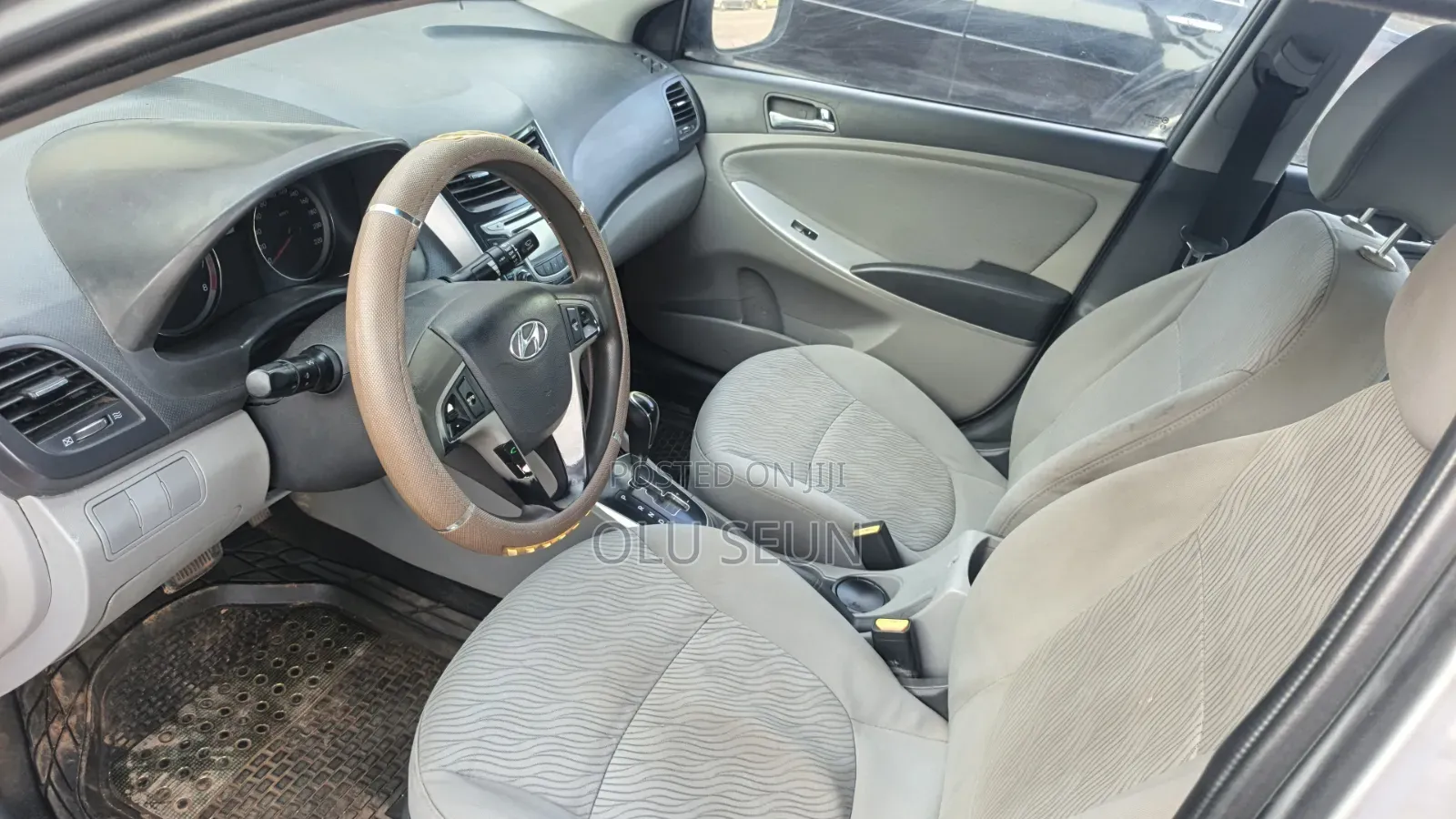 Hyundai Accent SE Automatic 2012 Silver