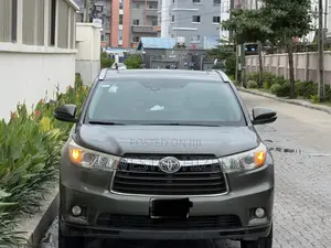 Toyota Highlander Limited Platinum 4dr SUV AWD (3.5L 6cyl 6A) 2014