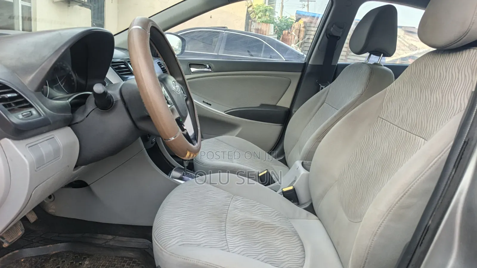 Hyundai Accent SE Automatic 2012 Silver