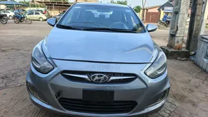 Hyundai Accent SE Automatic 2012 Silver