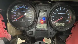 Honda CB 2017 Red