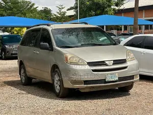 Toyota Sienna 2005 Gold