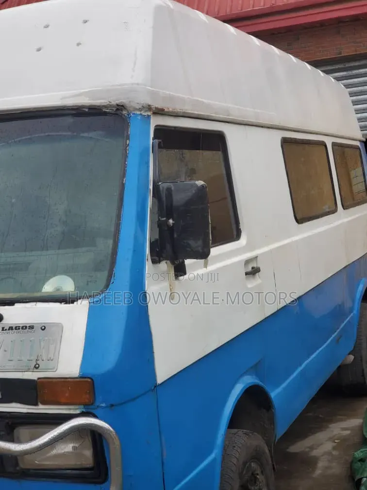 Volkswagen LT 2000 Blue