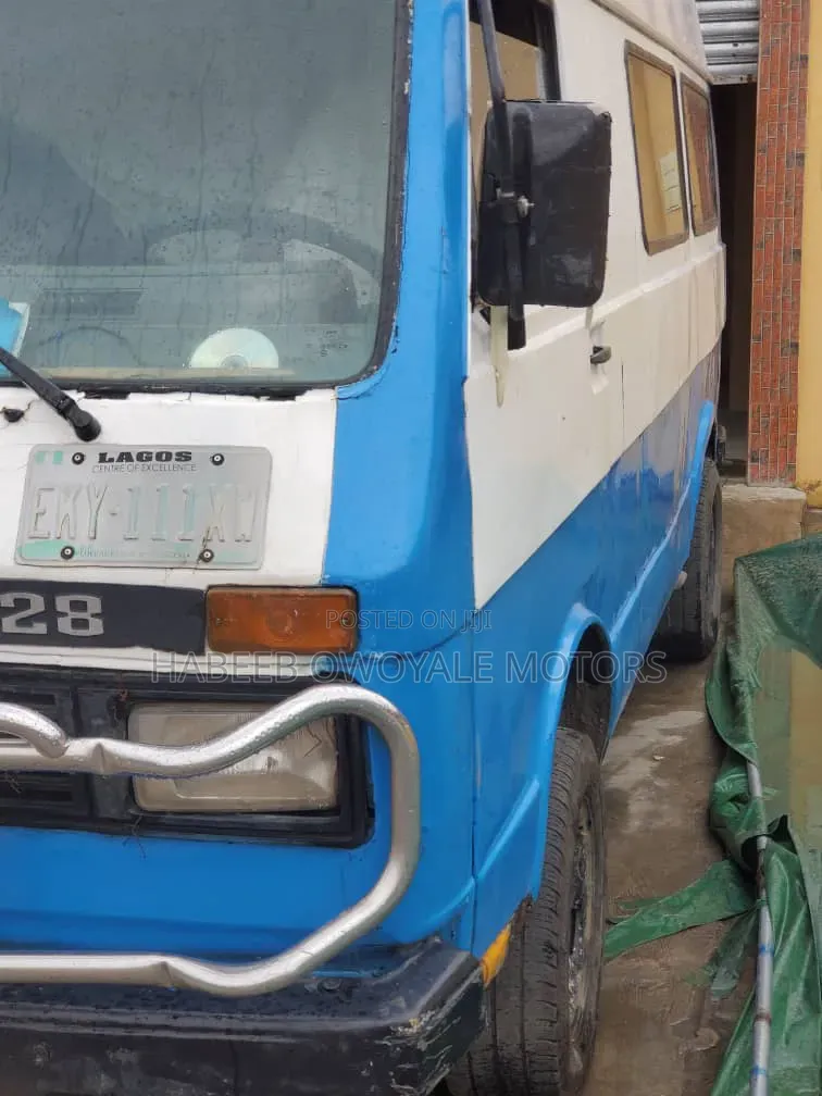 Volkswagen LT 2000 Blue