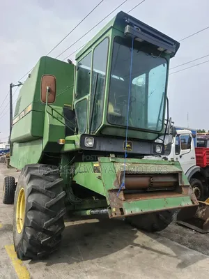 John Deere 1075 Combine Harvester Machine