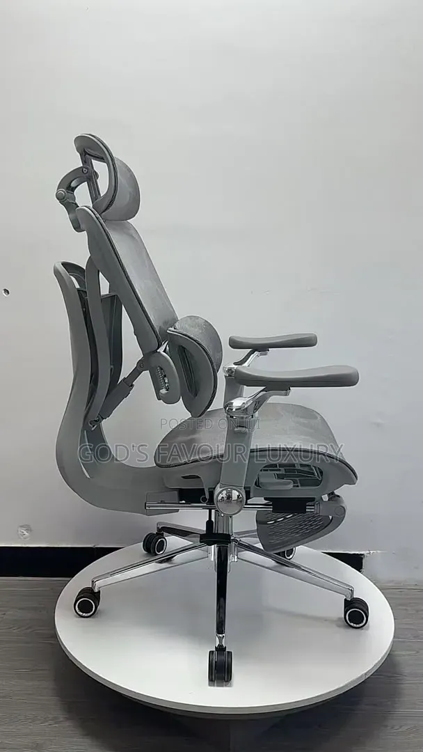Ergonomic Office Mesh Swivel Chair.