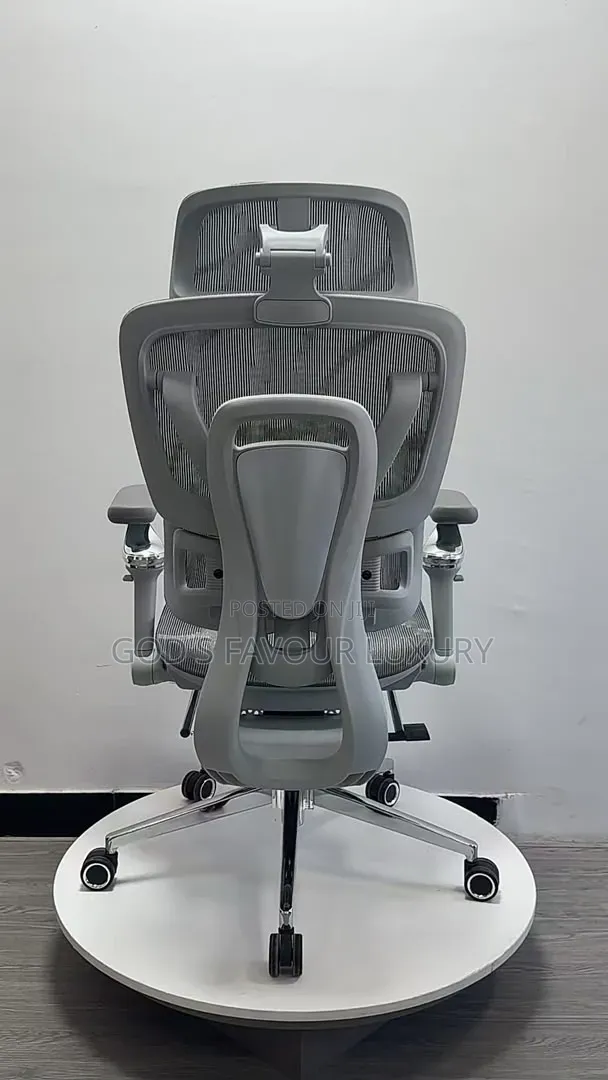 Ergonomic Office Mesh Swivel Chair.