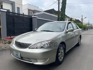 Toyota Camry LE 4dr Sedan (2.4L 4cyl 4A) 2004 Silver