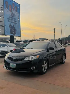 Toyota Camry SE V6 4dr Sedan (3.5L 6cyl 6A) 2013 Black