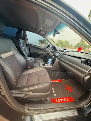 Toyota Camry SE V6 4dr Sedan (3.5L 6cyl 6A) 2013 Black