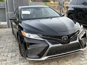 Toyota Camry XSE FWD (2.5L 4cyl 8AM) 2018 Black