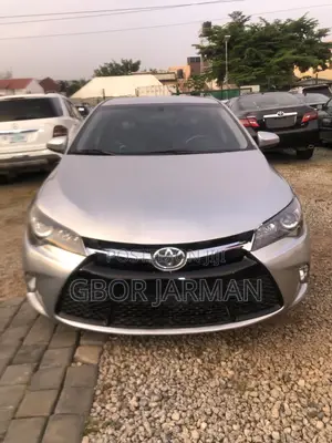 Toyota Camry SE 4dr Sedan (2.5L 4cyl 6A) 2017 Silver