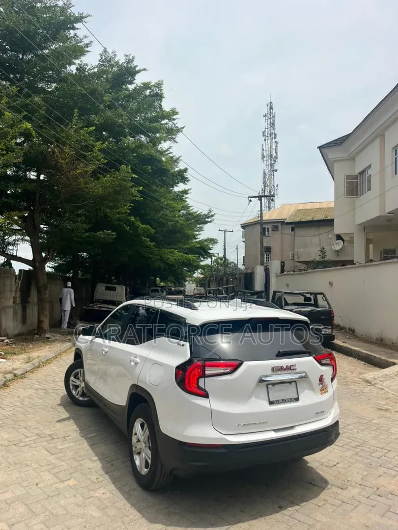 GMC Terrain 2022 White