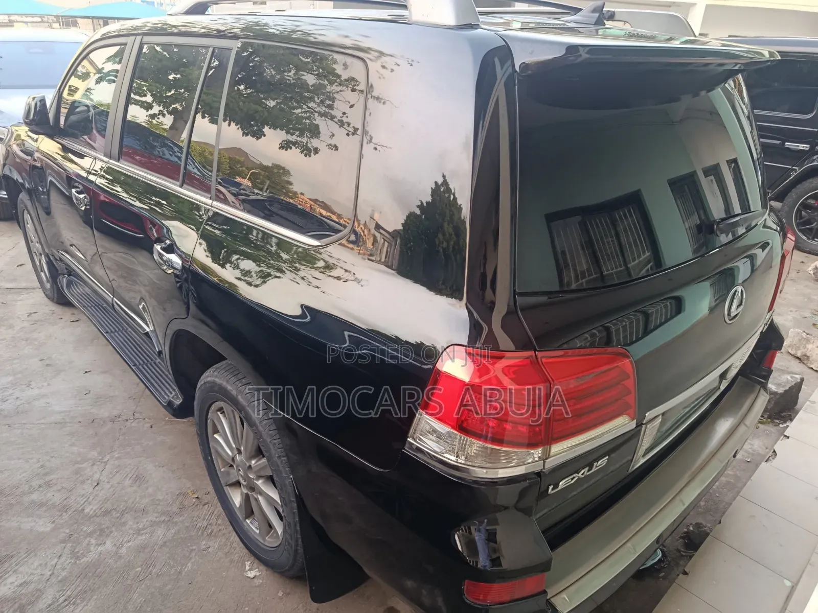 Lexus LX 570 2011 Black